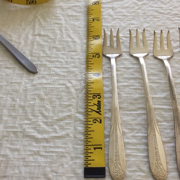 Elegant 7 Silver Dessert Forks - Picture 2 of 3